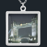 Vereinigtes Königreich, England, London, Tower Bri Versilberte Kette<br><div class="desc">COPYRIGHT Walter Bibikow / DanitaDelimont.com| EU33 WBI0036.jpg| Vereinigtes Königreich,  England,  London,  Tower Bridge. Abend</div>