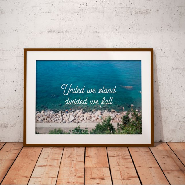 Vereint sind wir gespalten, wir fallen sprichwörtl poster (Von Creator hochgeladen)
