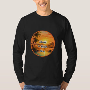 Verfolgung der Golden Hour Sunset Oasis Ästhetik T-Shirt