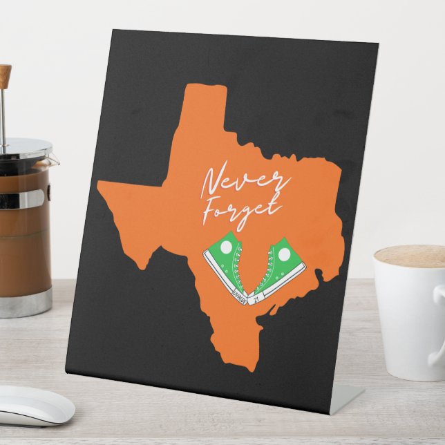 Vergessen Sie niemals Uvalde-Hommage Sockelschild (In Situ)