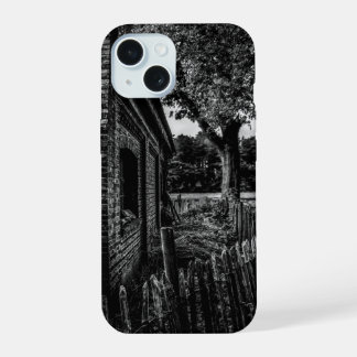 Vergessene Farm Schwarz-Weiß iPhone 15 Hülle