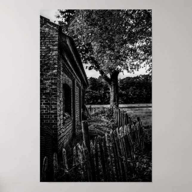 Vergessene Farm Schwarz-Weiß Poster (Vorne)