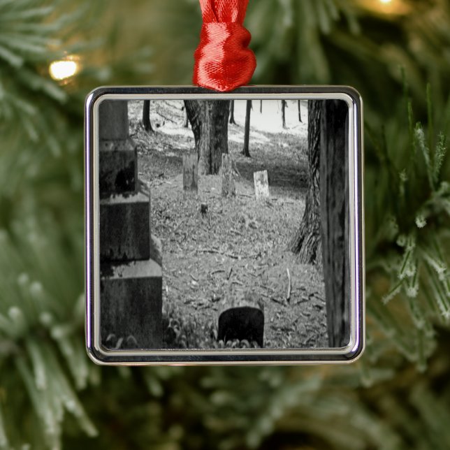Vergessenes Grab Silbernes Ornament (Baum)