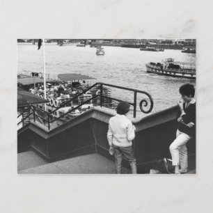 Vergnügungsboote an der Themse Postkarte