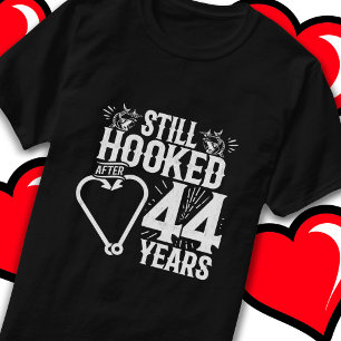 Verheiratet 44 Jahre Angeln 44 Jahre Jubiläum T-Shirt