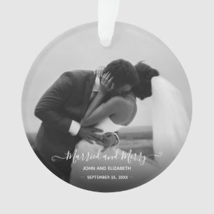Verheiratet Merry First Christmas Schwarz-weißes Ornament
