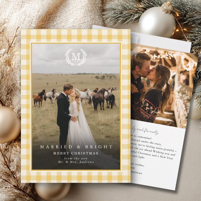 "Verheiratet & Strahlend" Gingham-Monogrammwappen  Dankeskarte ("Married & Bright" Gingham Monogram Crest 2 Photo Thank You Card)