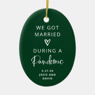 Verheiratet während einer Pandemie   Grün mit Foto Keramik Ornament