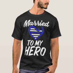 Verheiratet zu meinem Helden-Sprichwort für die Eh T-Shirt