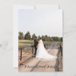 Verheirateter und freundlicher Script-Schriftart Einladung