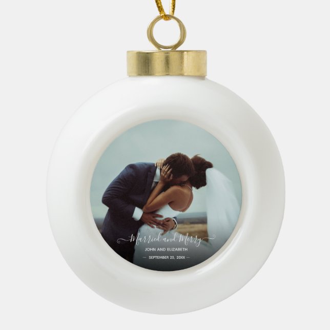 Verheiratetes Merry Newlywed Foto Signature Script Keramik Kugel-Ornament (Vorderseite)