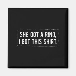 Verheiratetes Paar, sie bekam einen Ring und ich b Magnet