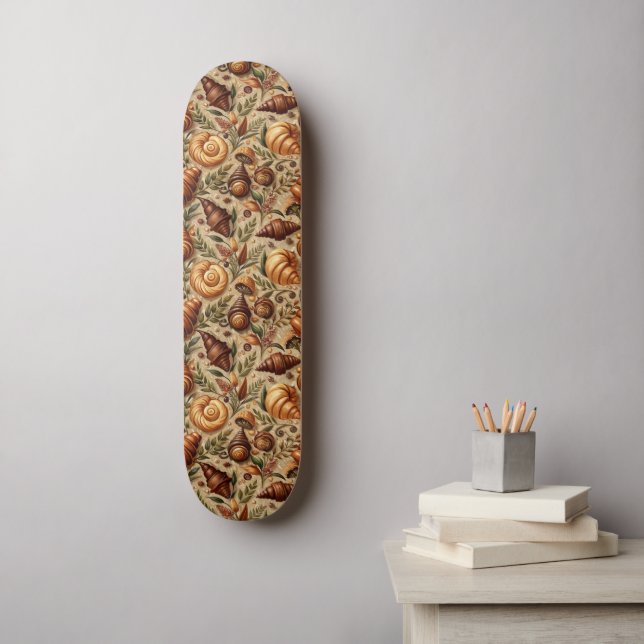 Verlangen nach Croissants  Skateboard (Wandkunst)