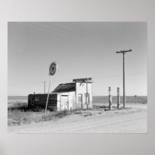 Verlassene Tankstelle, 1937. Vintage-Foto Poster