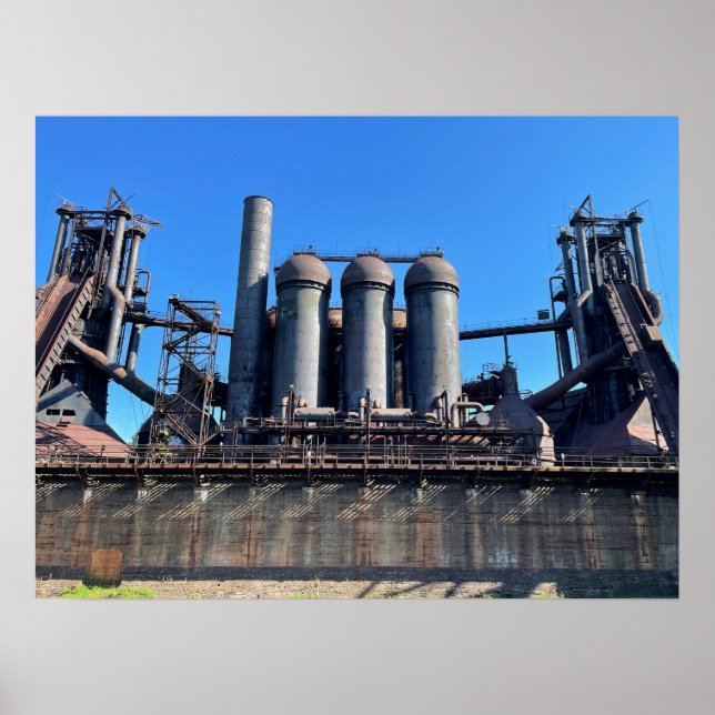 Verlassener Hochofen Poster (Vorne)