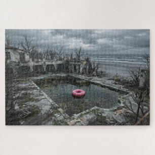 Verlassener Strandpool – Unheimliche Liminal-Lands Puzzle
