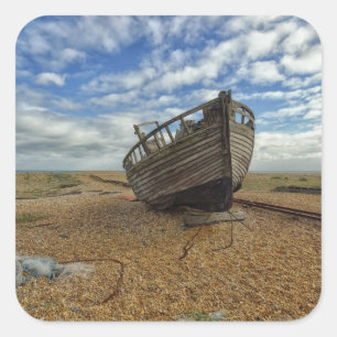 Verlassenes hölzernes Fischerboot   Dungeness Quadratischer Aufkleber