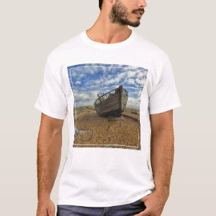 Verlassenes hölzernes Fischerboot Dungeness T-Shirt