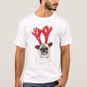Verlegene schauende Mops-tragende Ren-Geweihe T-Shirt