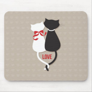 Verliebte Katzen umgeben von Herzen Mousepad