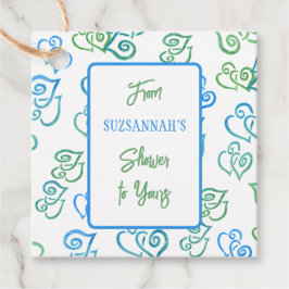 Verlinktes blaues Herzmuster über weißes Party Geschenkanhänger