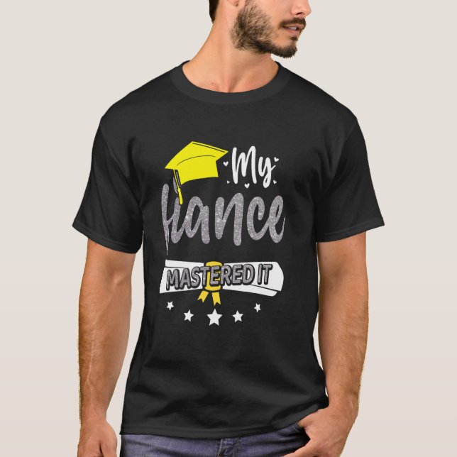 Verlobter Master-Abschlussgeschenke T-Shirt (Vorderseite)