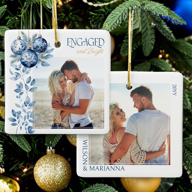 Verlobtes und helles 2-Quadrat-Verlobung-Foto Keramikornament (Engaged & Bright Christmas Ornament with Engagement Photo by Darling & May)