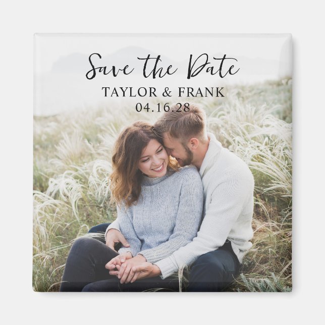 Verlobung Foto Modernes Pinselskript Save the Date Magnet (Vorne)