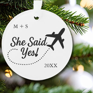 Verlobungsfoto Sie hat Ja gesagt! und Flugreise Ornament