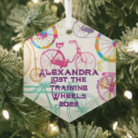 Verlust des Fahrrads und Jahr Ornament Aus Glas<br><div class="desc">Gelernt zum Fahrradschenke und Jahr rosa Retro Fahrrad</div>