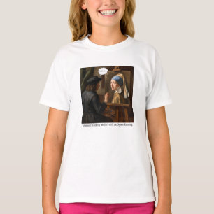 Vermeer bei der Arbeit an Mädchen mit Perlenohrrin T-Shirt