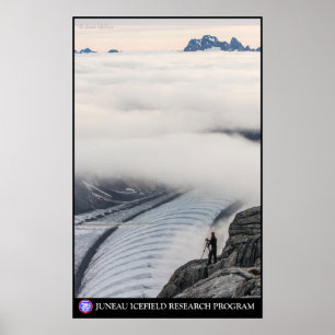 Vermessen nahe dem Gilkey Graben - Juneau Icefield Poster