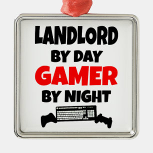 Vermieter bei Day Gamer by Night Silbernes Ornament