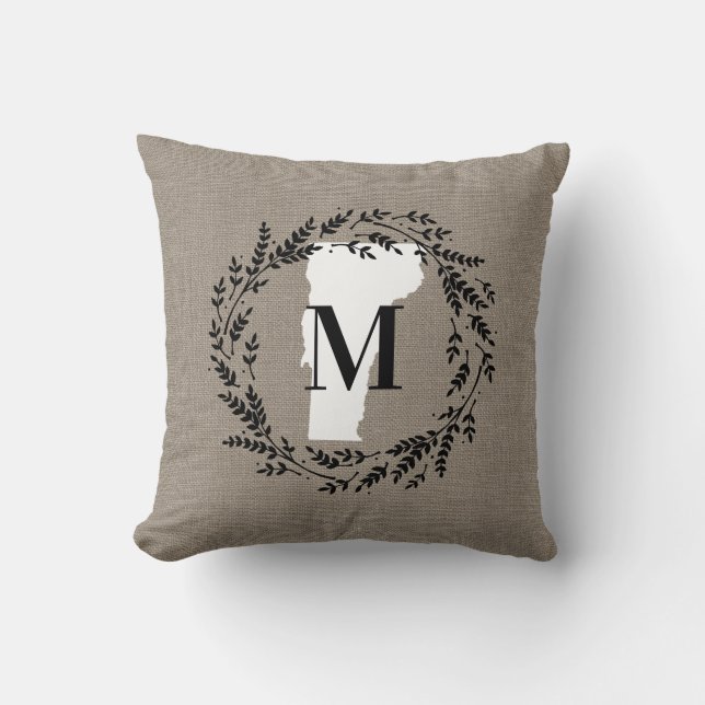 Vermont Rustic Wreath Monogram Throw Kissen (Vorderseite)