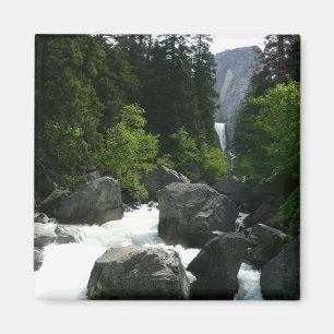 Vernal Falls in der Ferne von Yosemite Magnet