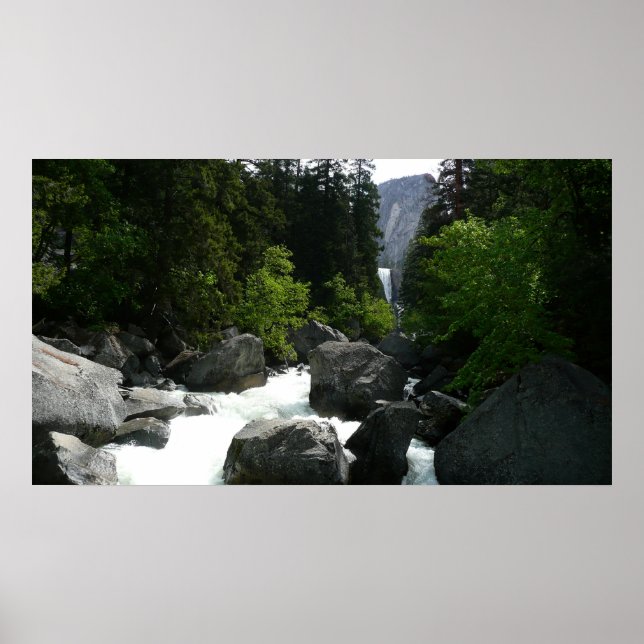 Vernal Falls in der Ferne von Yosemite Poster (Vorne)