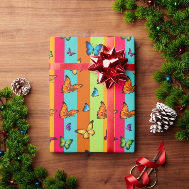 verpacktes Geschenk mit Liebe Geschenkpapier (Feiertagsgeschenk)