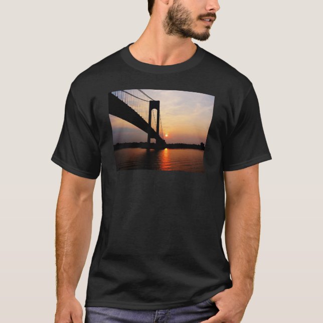 Verrazano Brücke an der Dämmerung T-Shirt (Vorderseite)