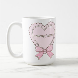 Verrotten im Bett Herz Design Perlen & Schleifen Kaffeetasse