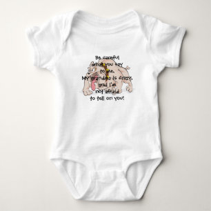 Verrückte Irre Hund Oma Baby T-Shirt Strampler