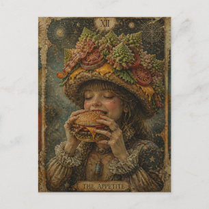 Verrücktes Mädchen mit einem Cheeseburger-Hut Der Postkarte