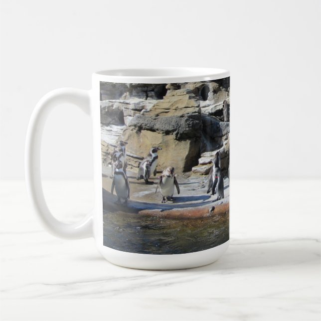 Versammlung der Pinguine Kaffeetasse (Links)