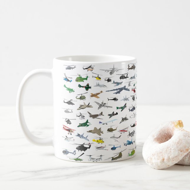 Verschiedene farbige Flugzeuge und Hubschrauber Kaffeetasse (Mit Donut)