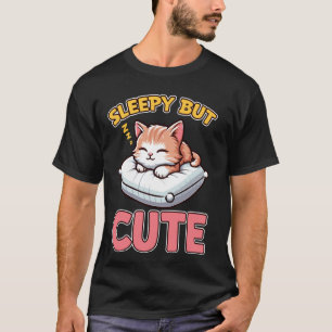 Verschlafener aber süßer Katzenkissen-Anhänger T-Shirt