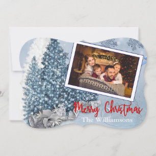 Verschneite blaue Weihnachtsbäume Foto Fancy Cut Feiertagskarte