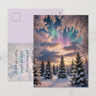 Verschneiter Winterwald, Eiskristalle, Nordlichter Feiertagspostkarte