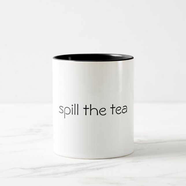 verschütten Sie den Tee Zweifarbige Tasse (Mittel)