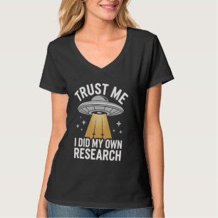 Verschwörungstheoretiker vertrauen mir, dass ich m T-Shirt