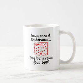 Versicherung und Unterwäsche - sie beide bedecken Tasse