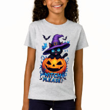 Verspielte schwarze Katze in Hexenhut